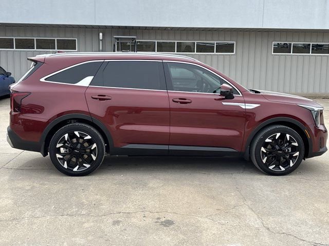 Used 2025 Kia Sorento SX image 2