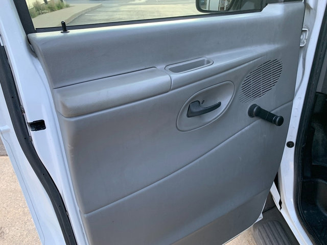 Used 2005 Ford E-250 and Econoline 250 image 17