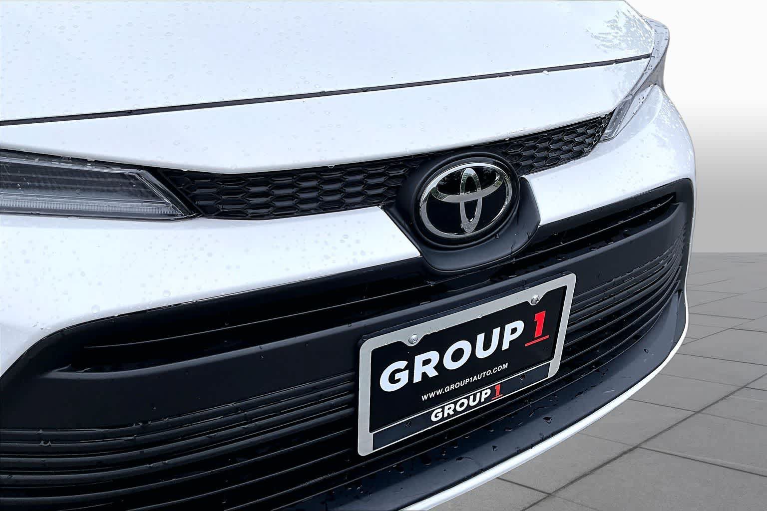 Used 2024 Toyota Corolla LE FWD image 28