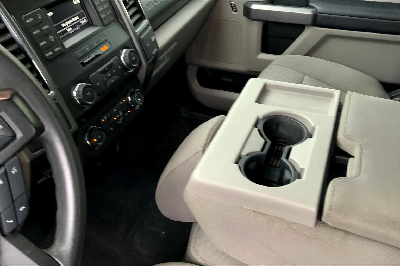 Used 2019 Ford F250 XLT w/ Camper Package AWD/4WD image 17