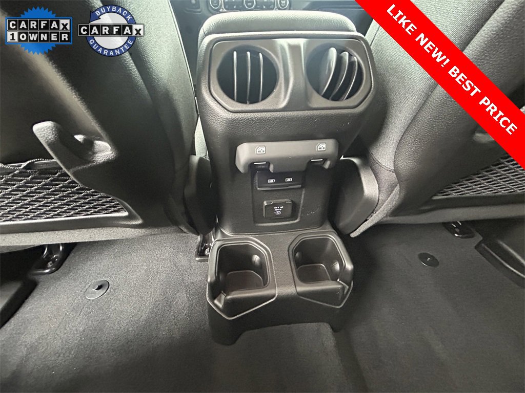 Used 2024 Jeep Gladiator Rubicon w/ Technology Group image 16