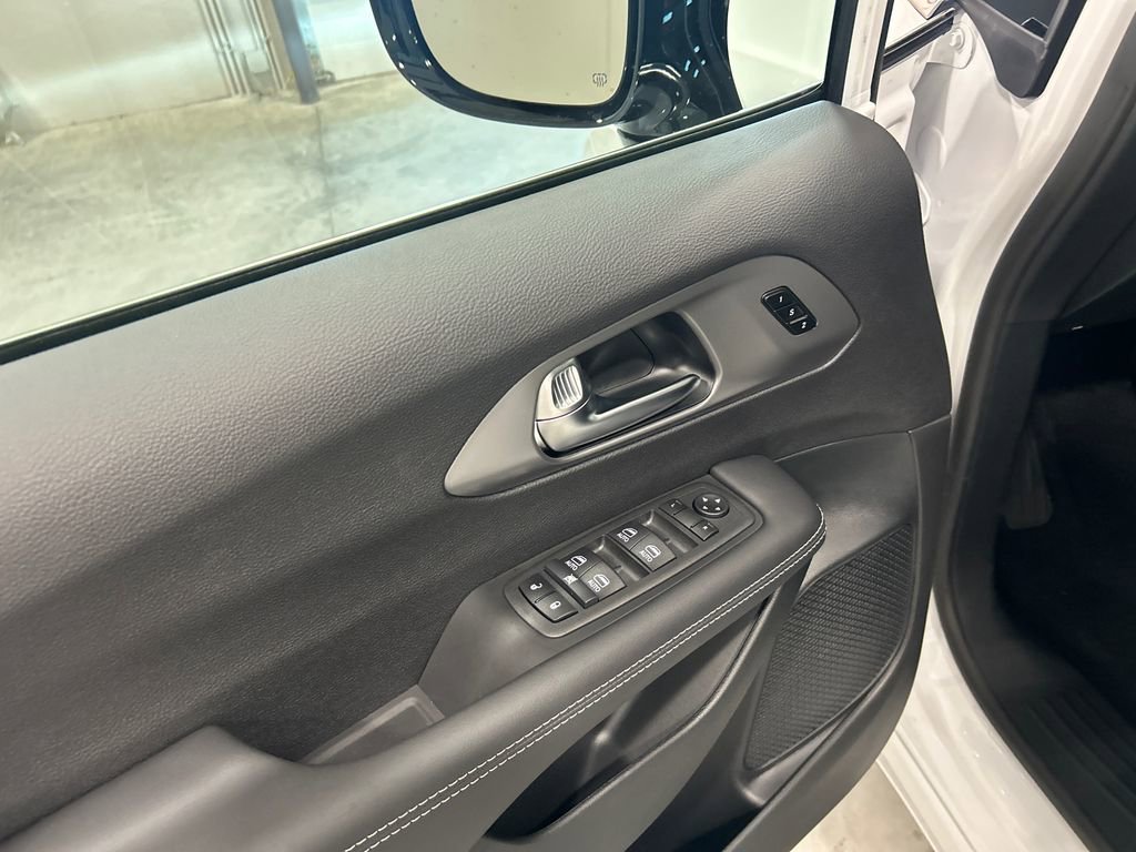 New 2026 Chrysler Pacifica Select image 14