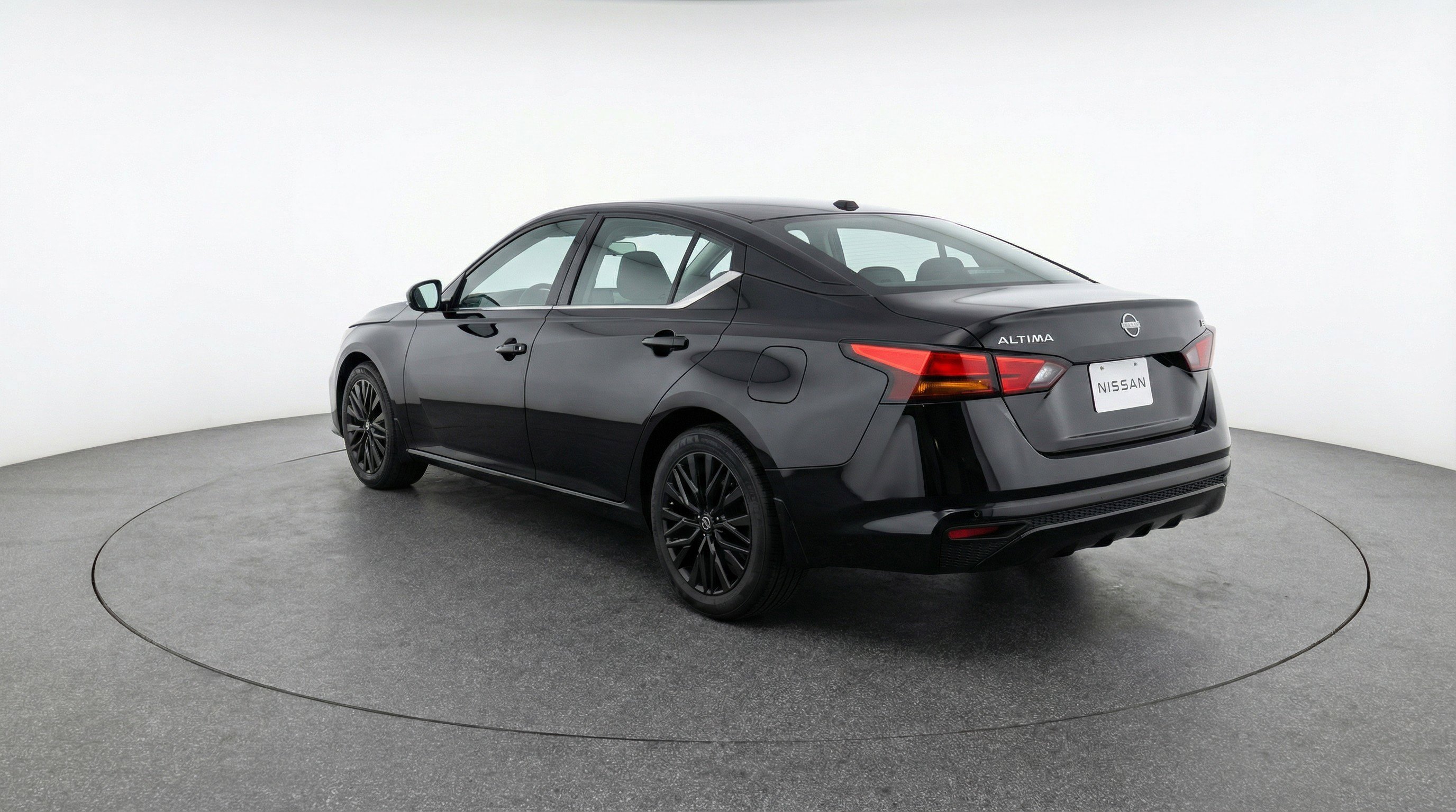 Used 2025 Nissan Altima 2.5 SV image 6
