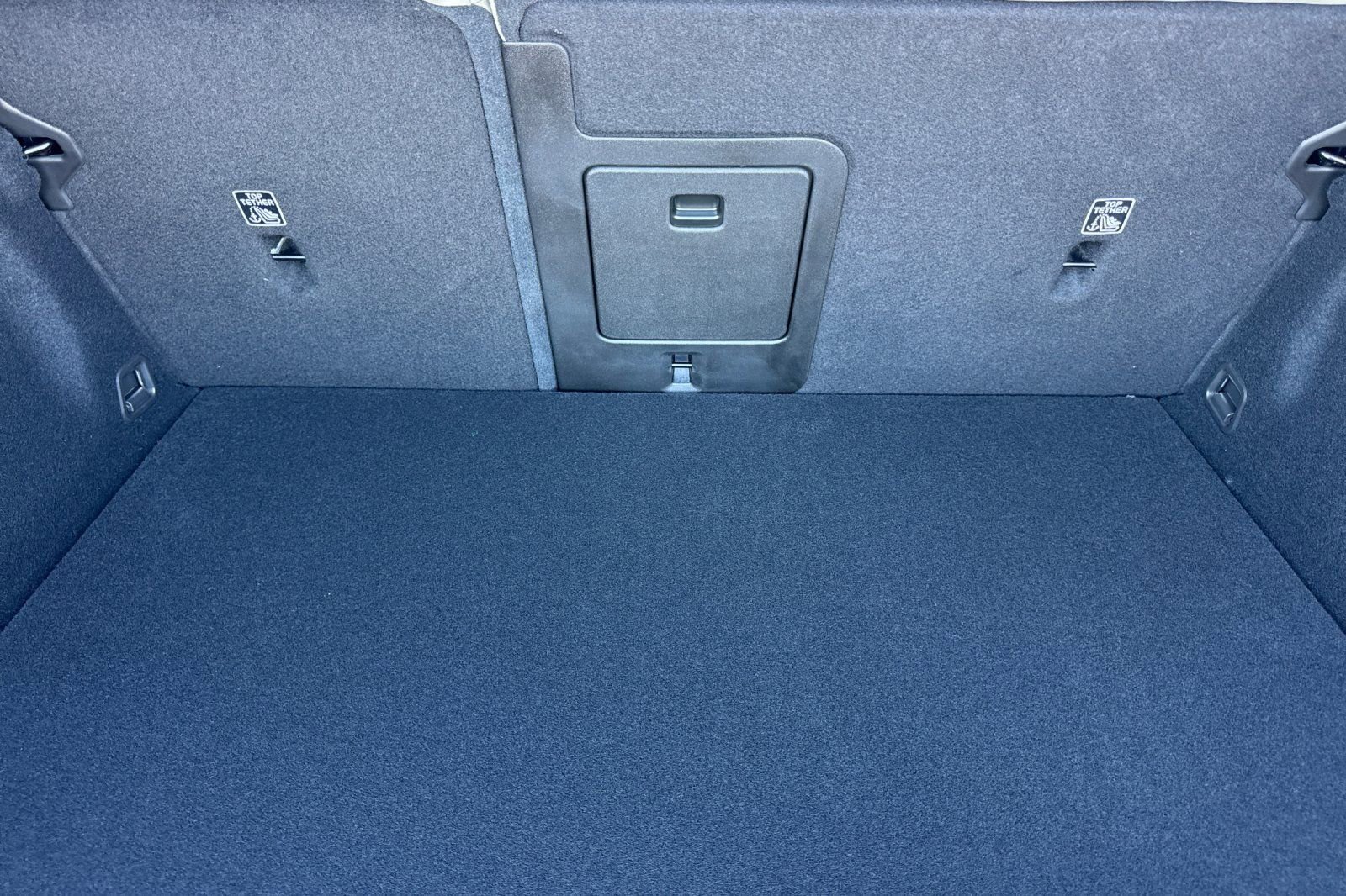 New 2026 Volvo XC60 B5 Ultra w/ Climate Package image 17