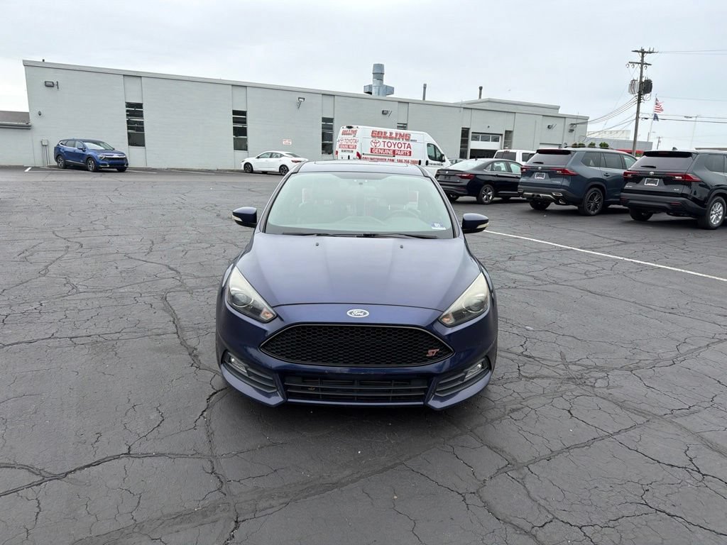 Used 2017 Ford Focus ST w/ Equipment Group 401A FWD image 3