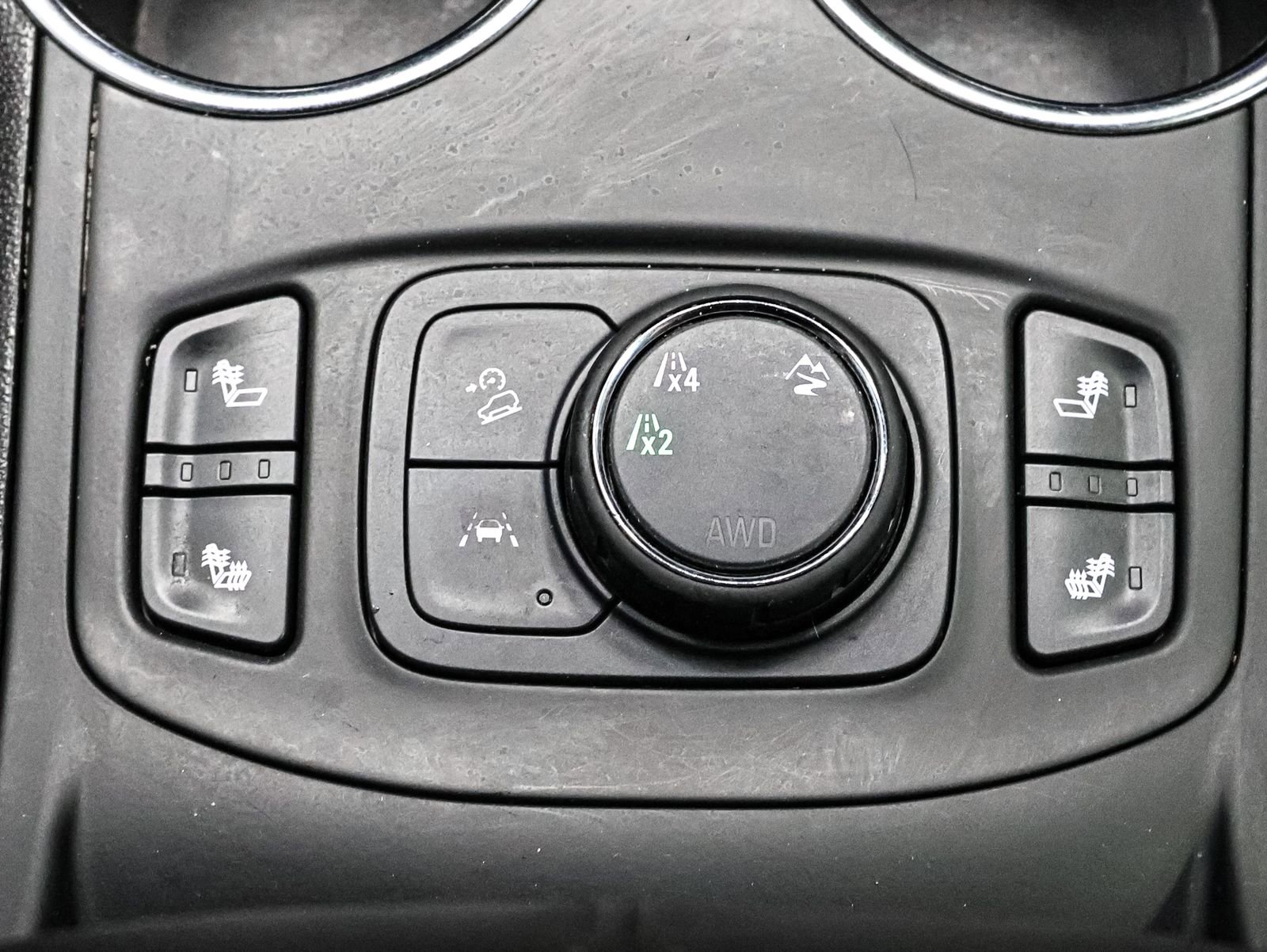 Used 2024 GMC Terrain SLT image 27