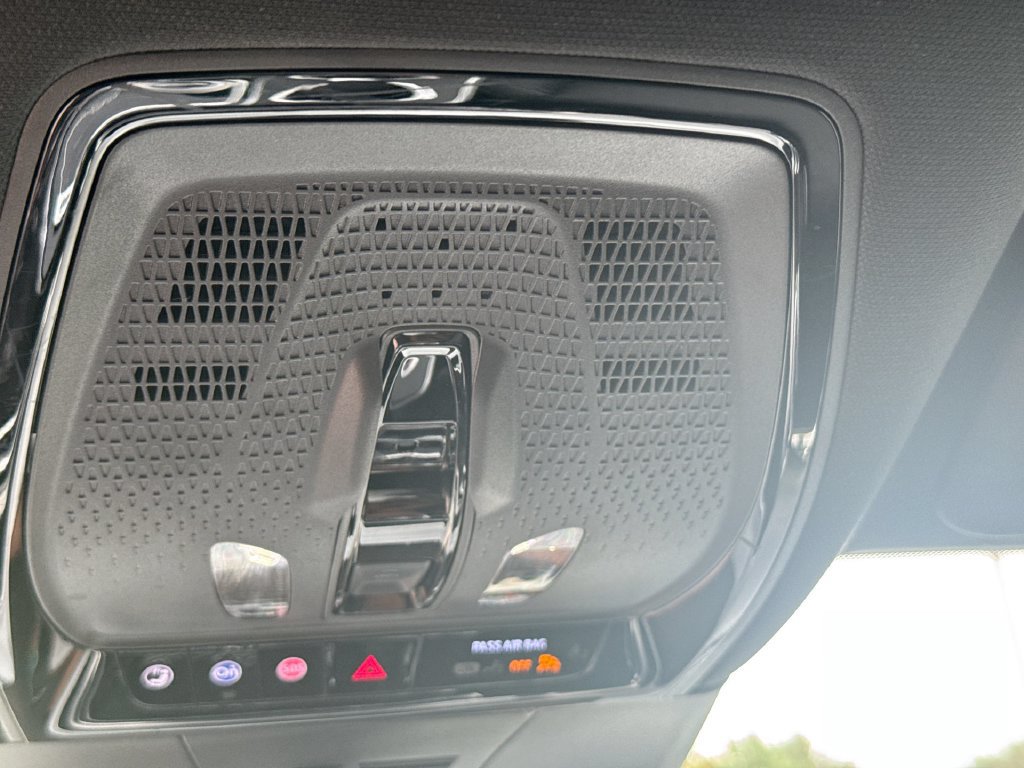 Used 2024 Cadillac Lyriq Luxury RWD image 19