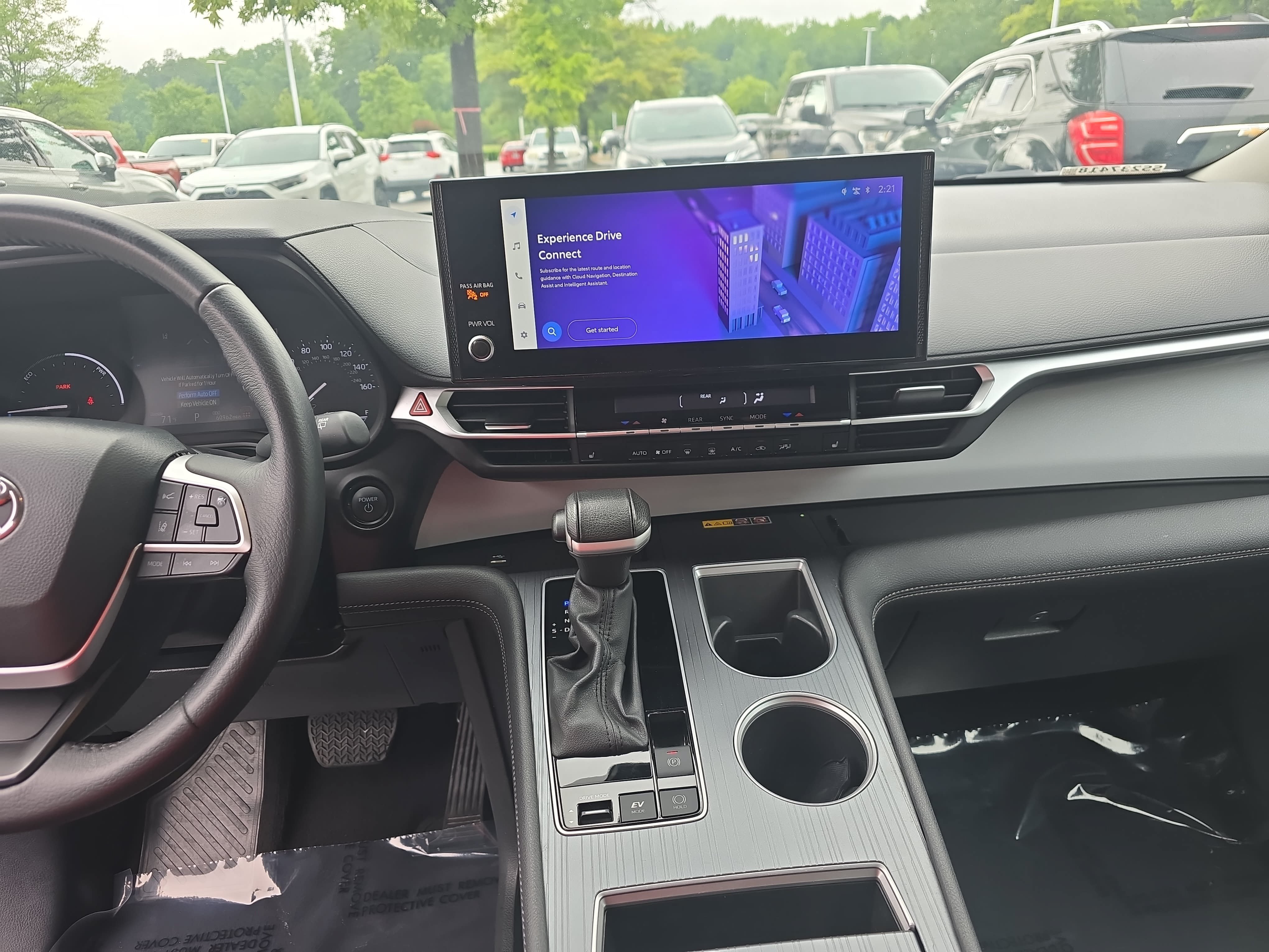 Used 2025 Toyota Sienna XLE FWD image 20