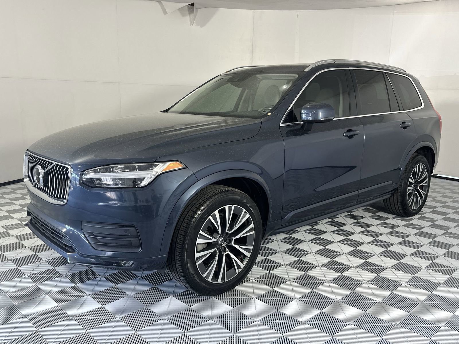 Used 2020 Volvo XC90 T6 Momentum AWD/4WD image 4