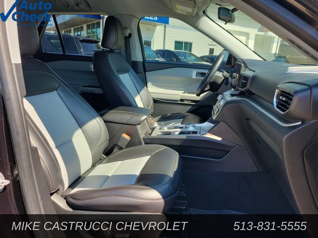 Used 2022 Ford Explorer XLT w/ Equipment Group 202A AWD/4WD image 26