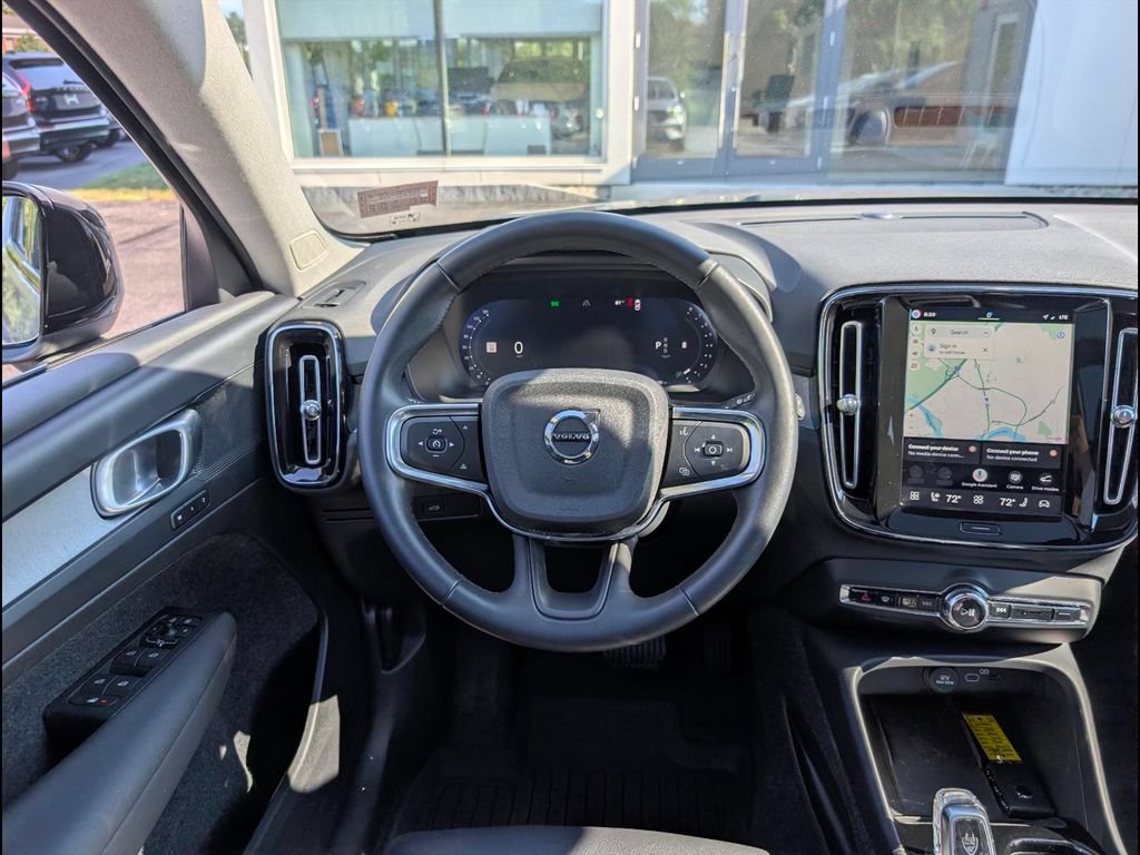 Certified 2026 Volvo XC40 B5 Plus AWD/4WD image 11