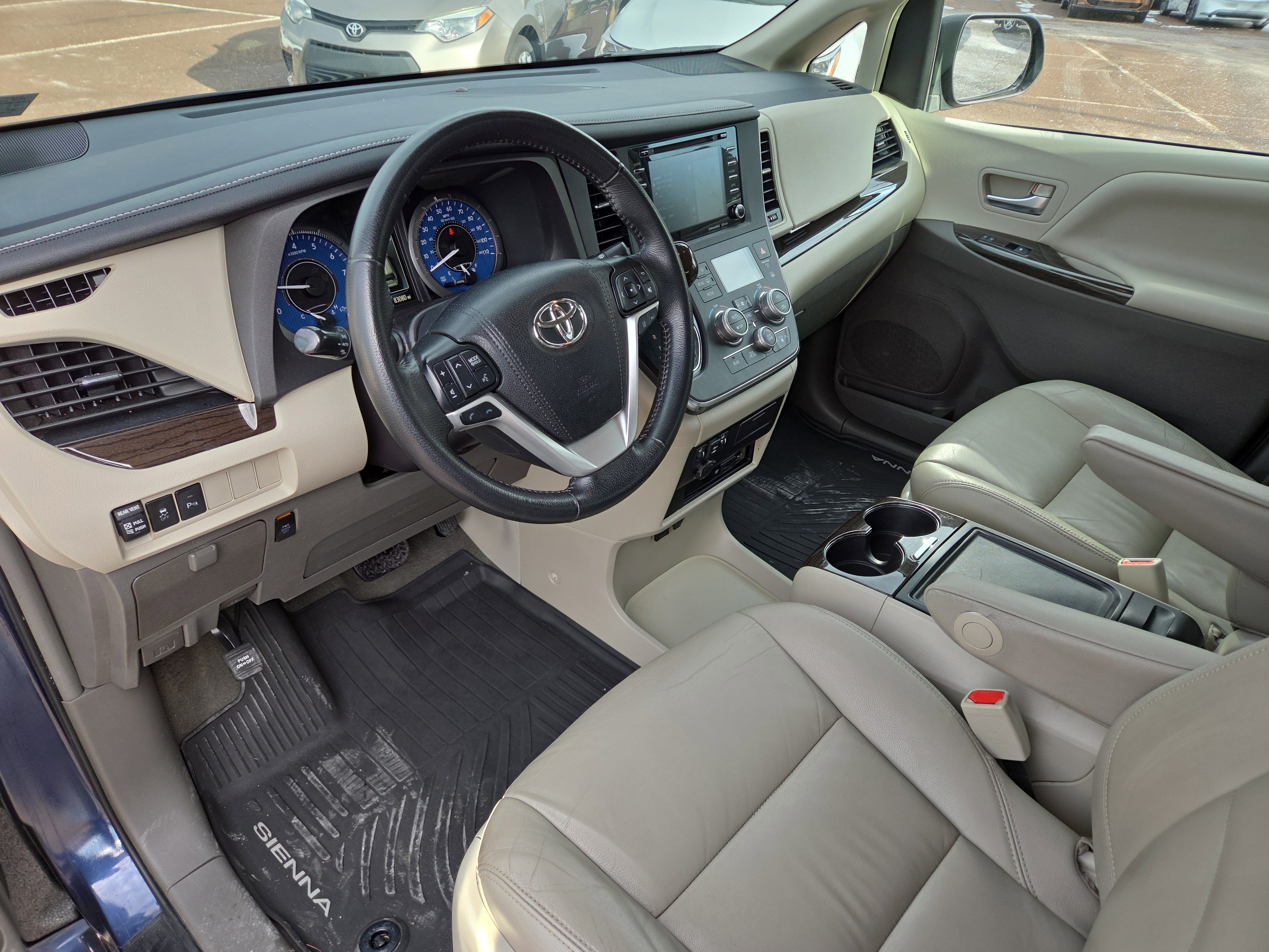 Certified 2019 Toyota Sienna XLE image 15