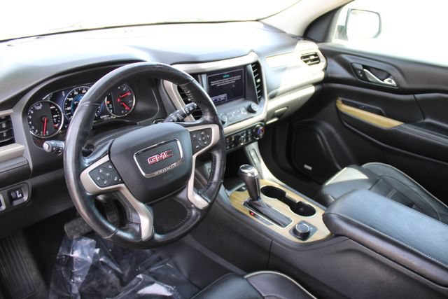 Used 2017 GMC Acadia Denali w/ Technology Package AWD/4WD image 2