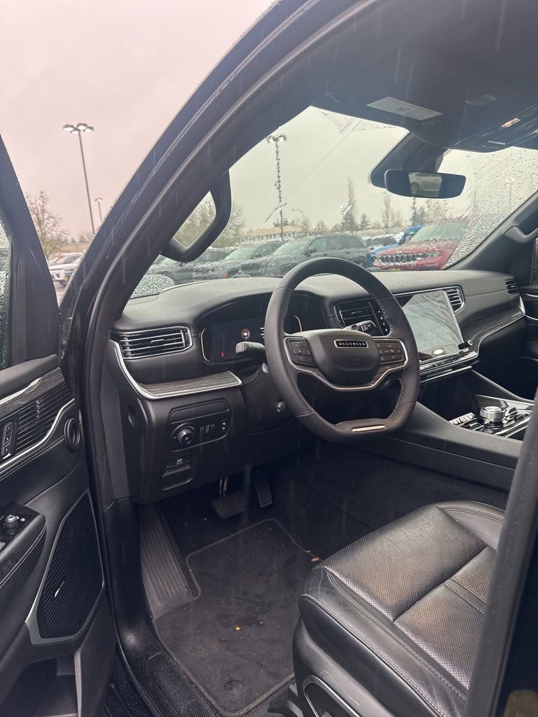 Used 2022 Jeep Wagoneer Series III image 12