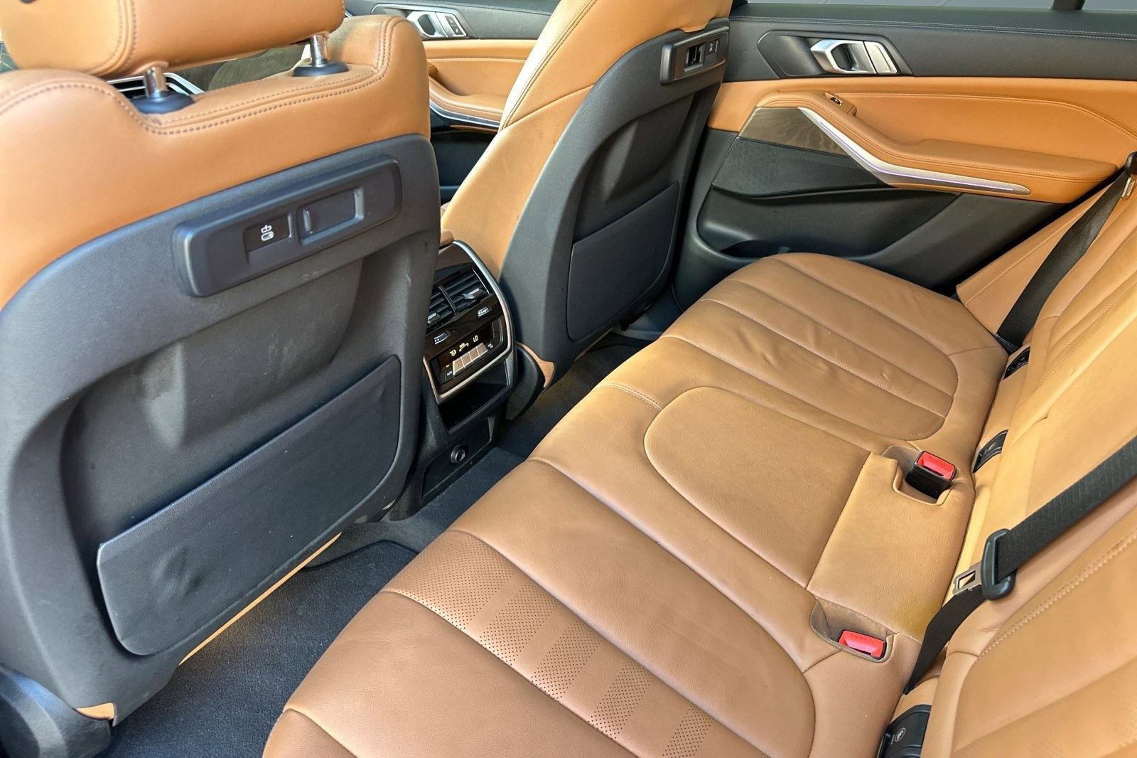 Used 2022 BMW X5 xDrive40i w/ M Sport Package image 15