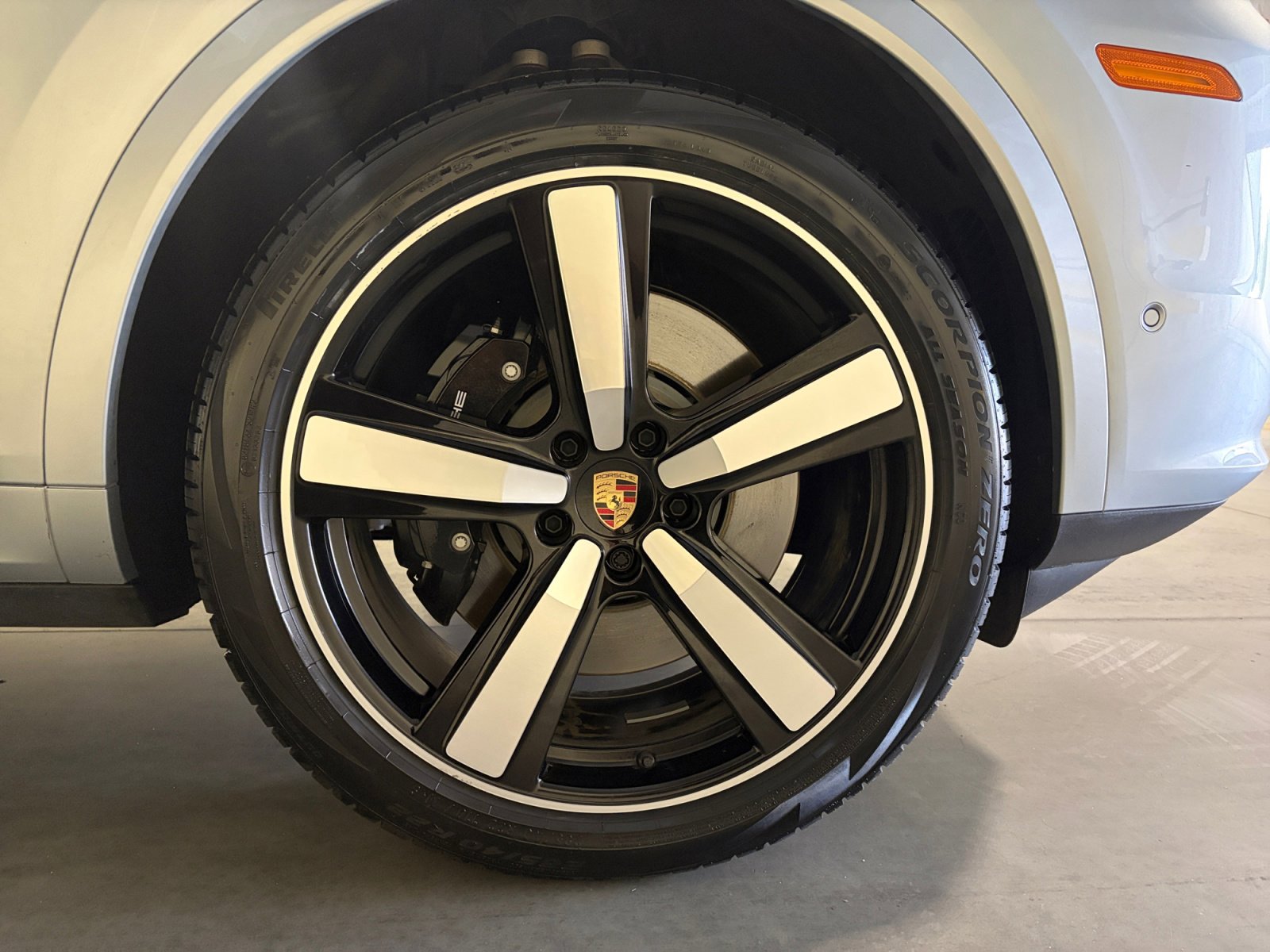 Certified 2025 Porsche Cayenne S AWD/4WD image 12