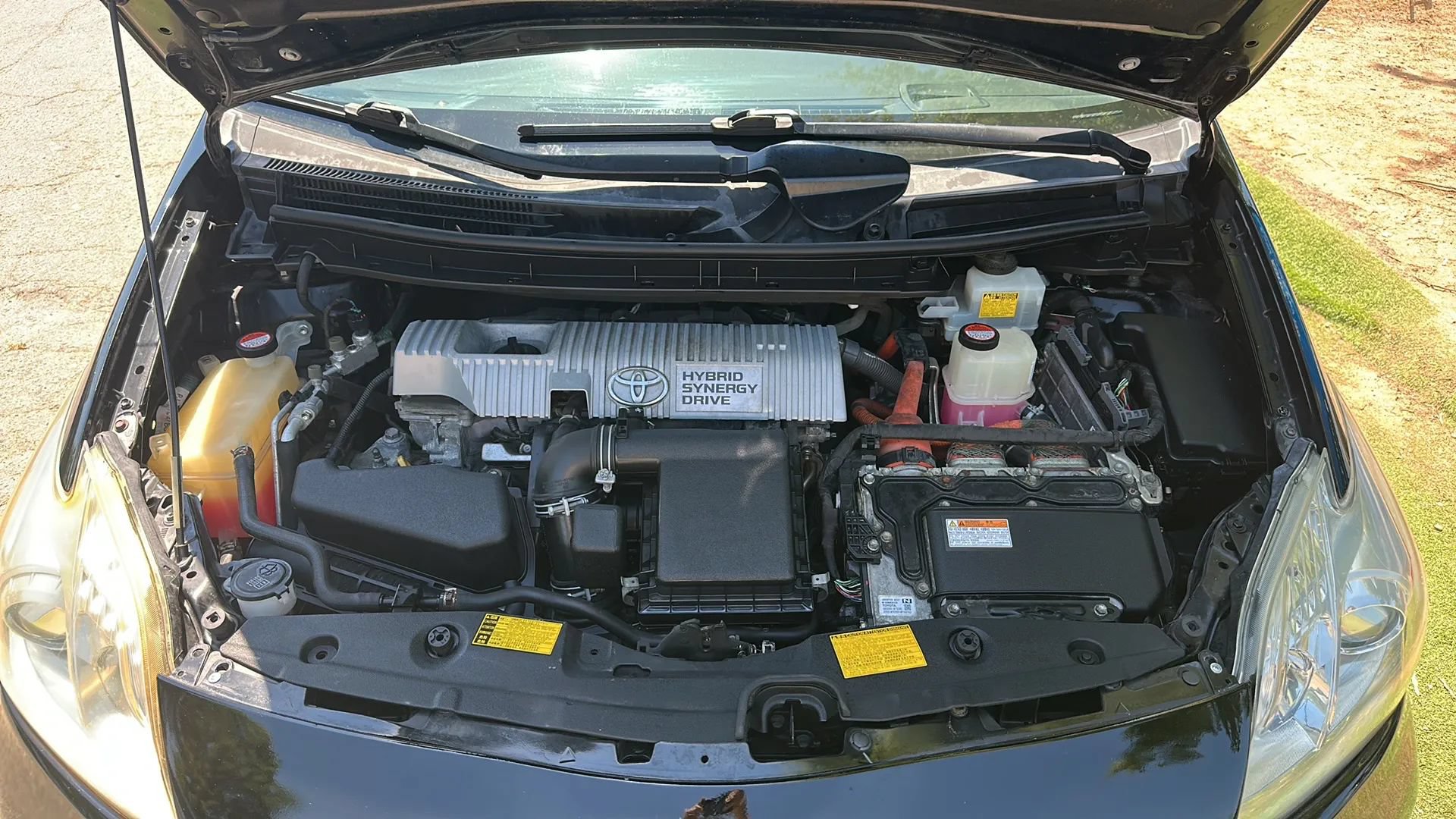 Used 2014 Toyota Prius Four w/ Solar Roof Package FWD image 10