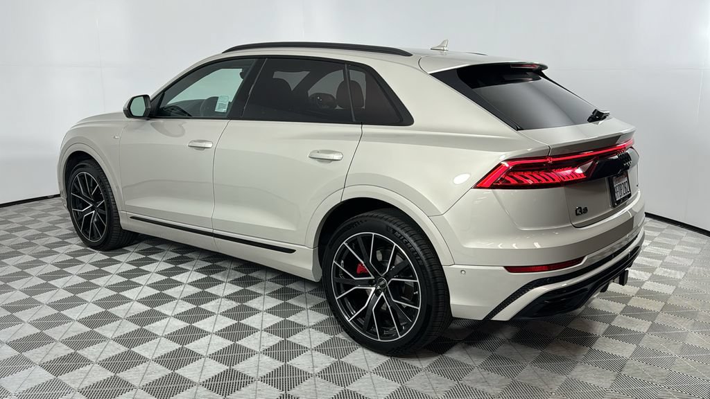 Used 2023 Audi Q8 Prestige AWD/4WD image 3