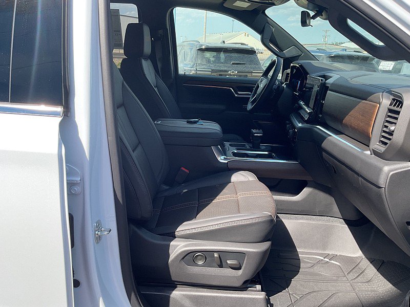 New 2026 Chevrolet Silverado 1500 High Country w/ High Country Premium Package AWD/4WD image 16