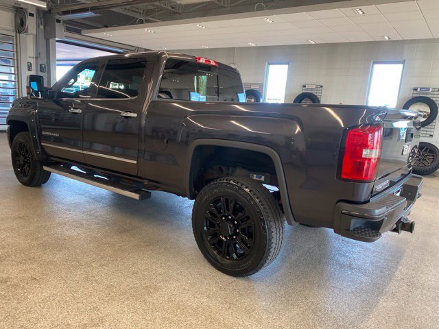 Used 2015 GMC Sierra 2500 Denali w/ Duramax Plus Package AWD/4WD image 7