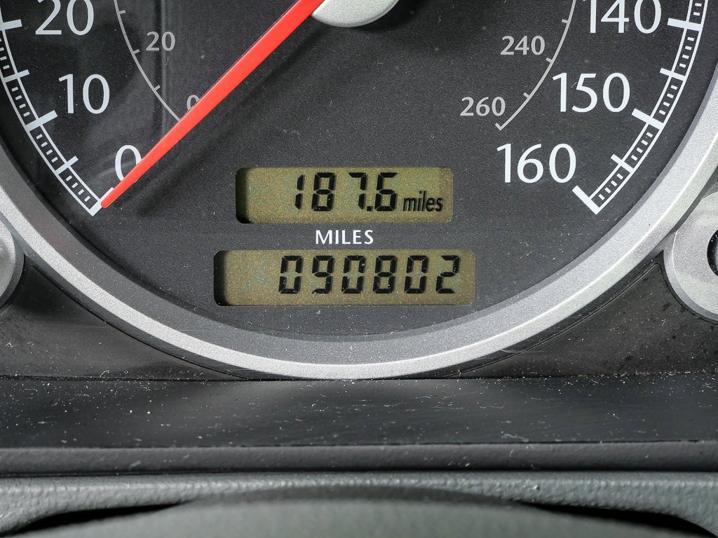 Used 2005 Chrysler Crossfire Limited image 11