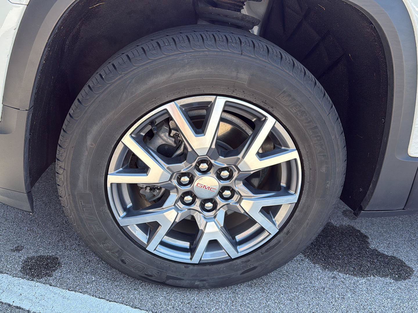 Used 2023 GMC Acadia SLT FWD image 16
