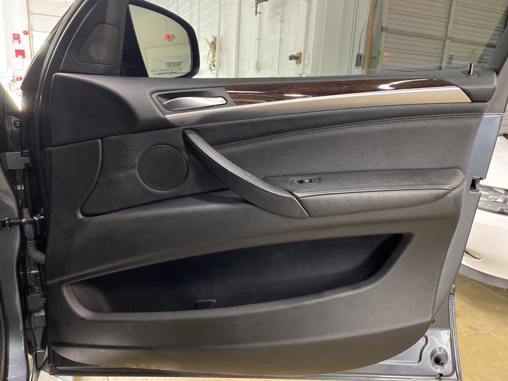 Used 2011 BMW X5 xDrive35d image 30