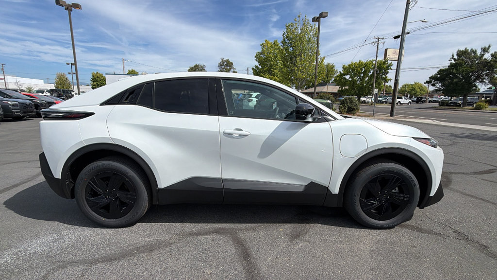 New 2026 Subaru Uncharted Premium FWD image 3