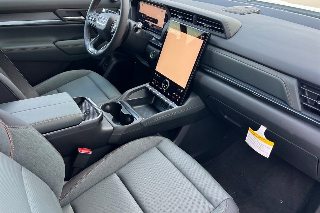 New 2026 GMC Terrain AT4 AWD/4WD image 13