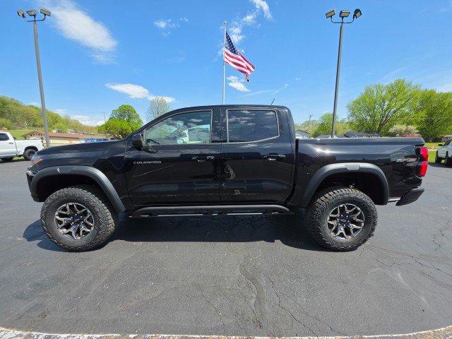 New 2026 Chevrolet Colorado ZR2 w/ Technology Package AWD/4WD image 2