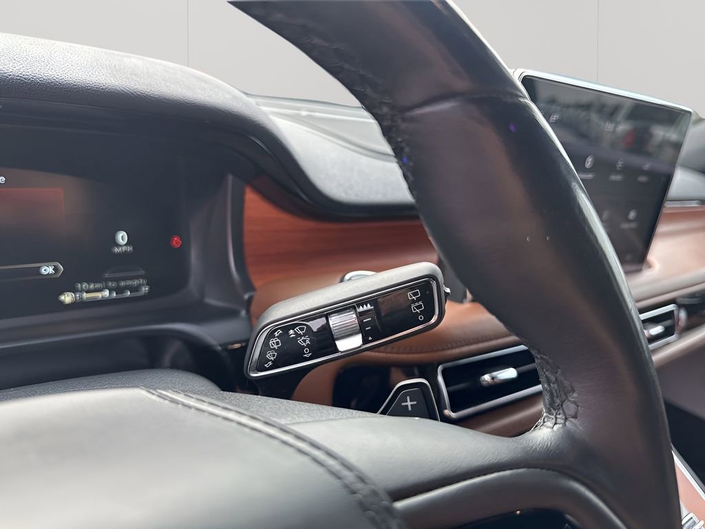 Used 2020 Lincoln Aviator Reserve w/ Equipment Group 202A image 33