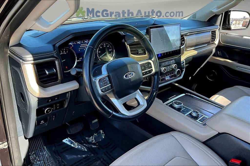 Used 2024 Ford Expedition Limited image 17