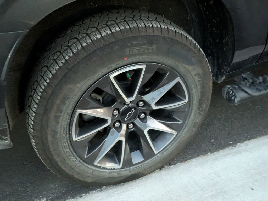 Used 2021 Chevrolet Suburban Z71 w/ Rear Media and Nav Package image 7