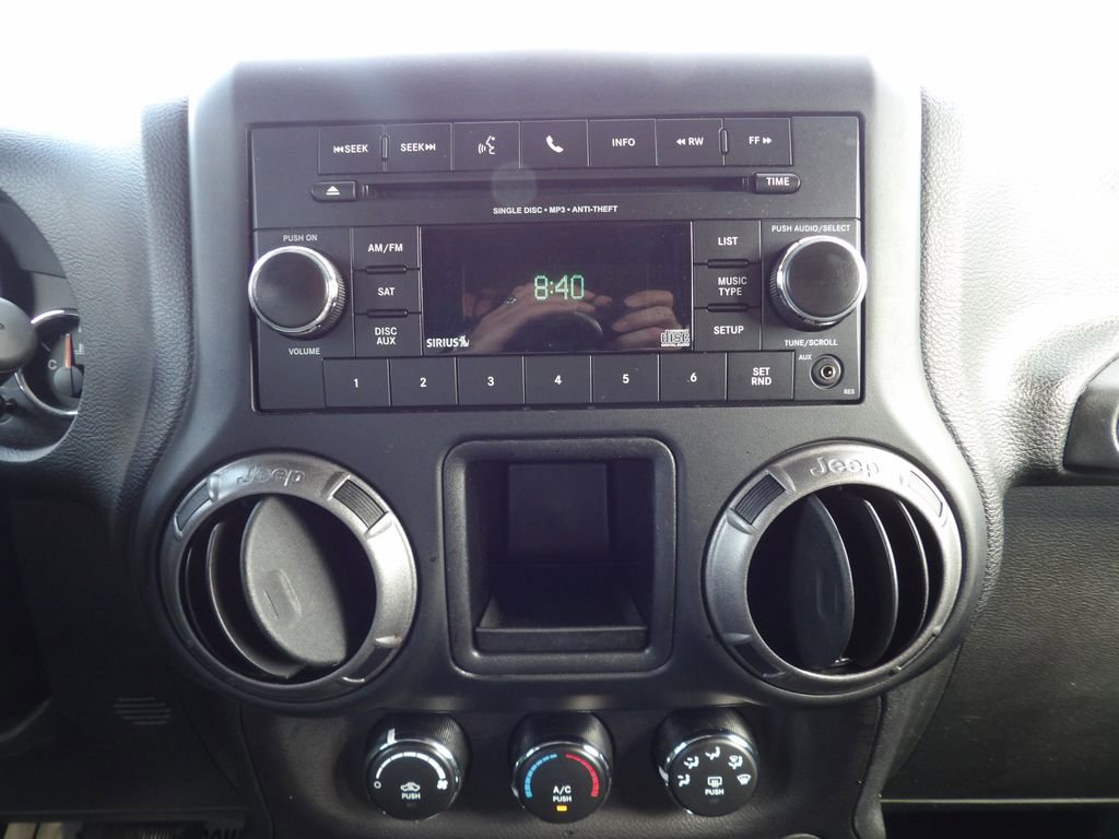 Used 2017 Jeep Wrangler Unlimited Sport w/ Connectivity Group image 15