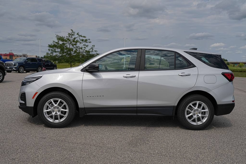Used 2022 Chevrolet Equinox LS AWD/4WD image 10