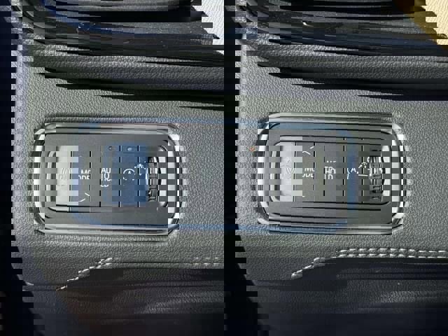 Used 2025 Buick Enclave Preferred w/ Super Cruise Package image 22