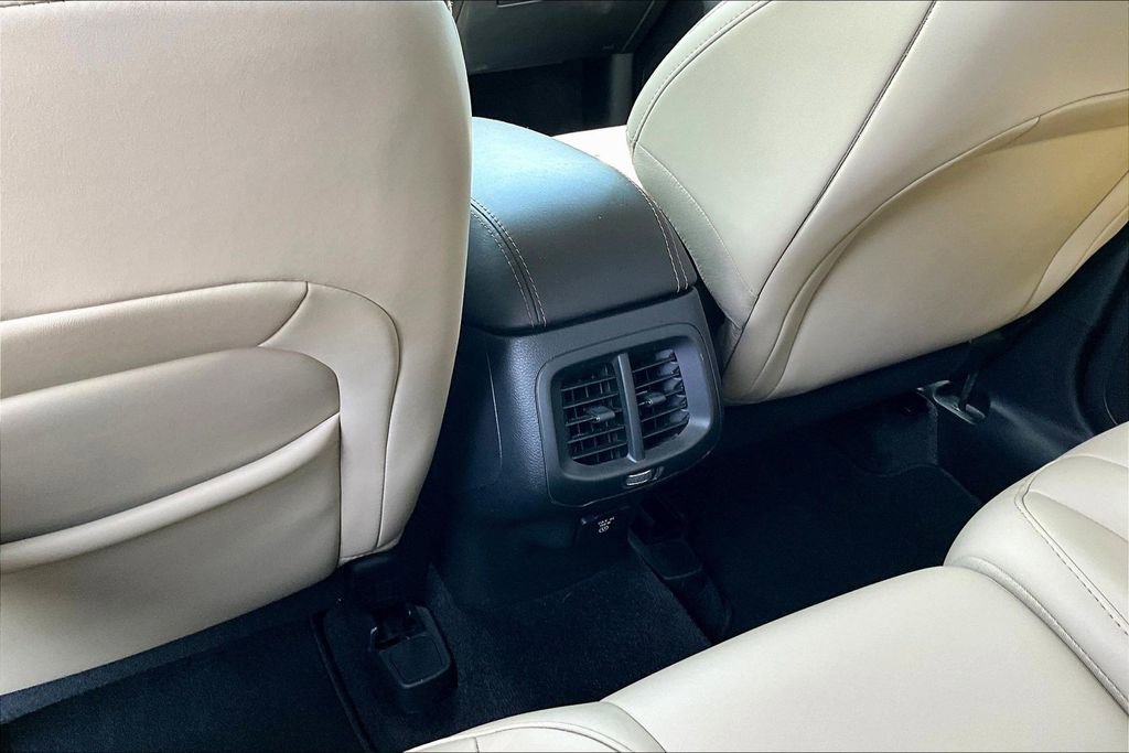 Used 2017 Jeep Cherokee Limited AWD/4WD image 12