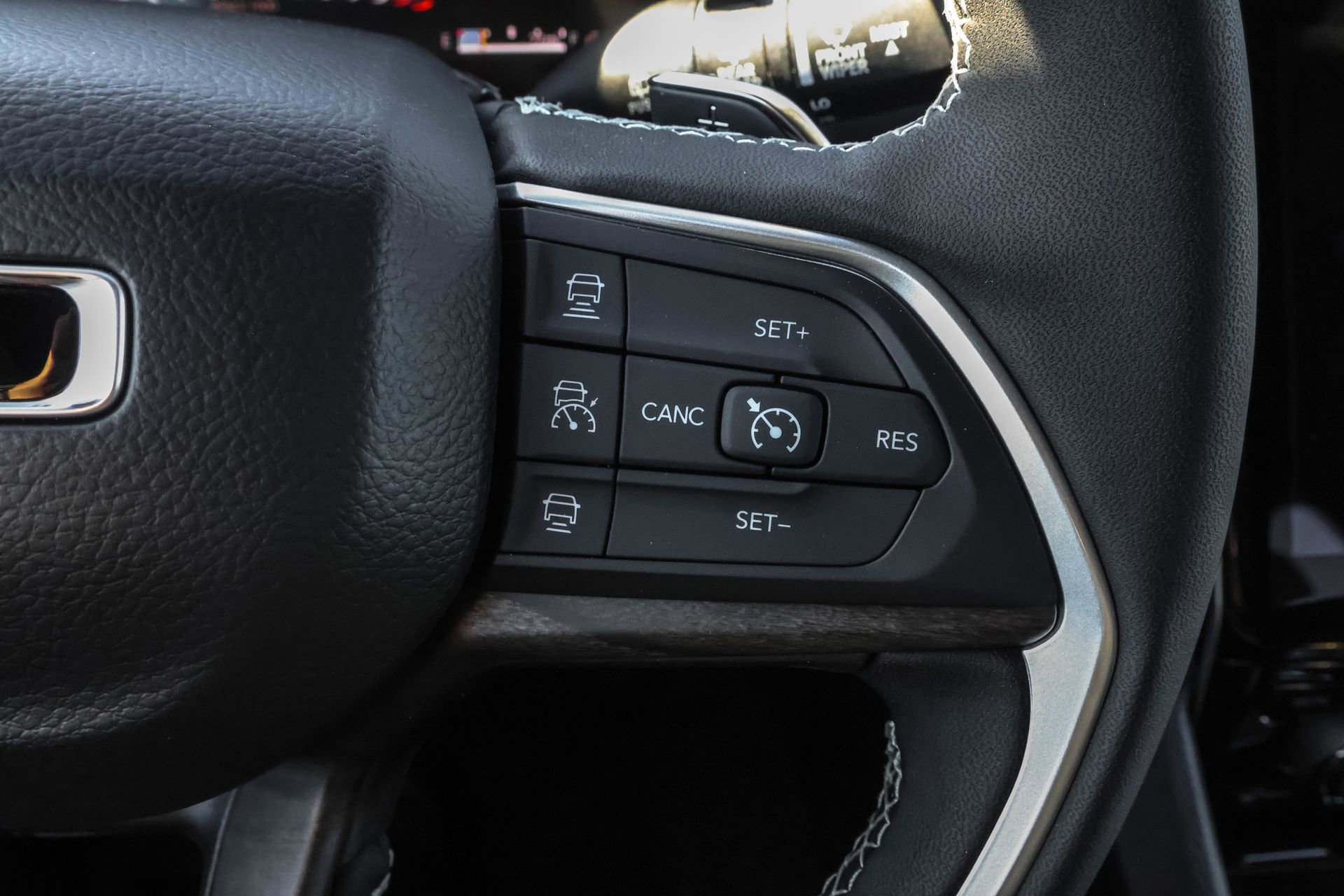 New 2025 Jeep Grand Cherokee L Limited w/ Trailer Tow Package image 27