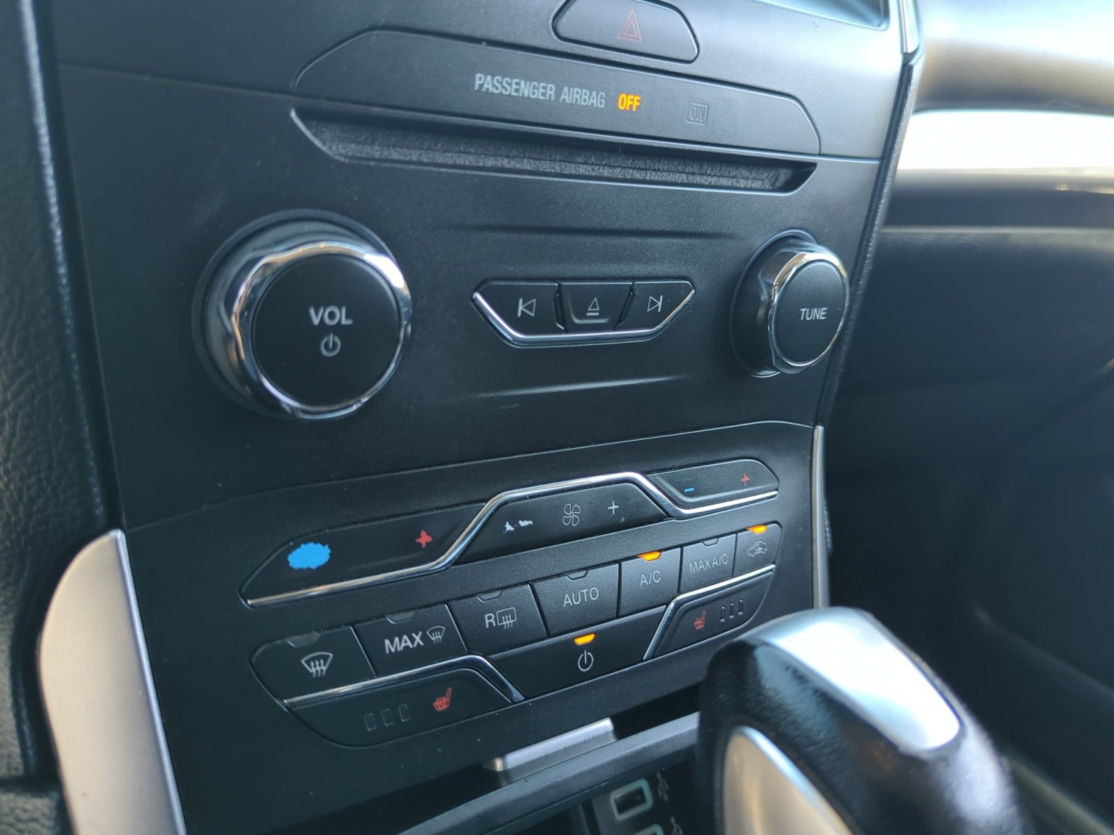 Used 2018 Ford Edge SEL w/ Equipment Group 201A image 12