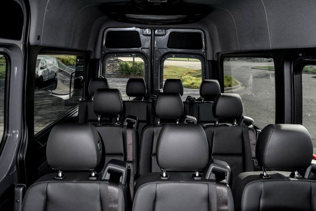 Used 2025 Mercedes-Benz Sprinter 2500 image 21