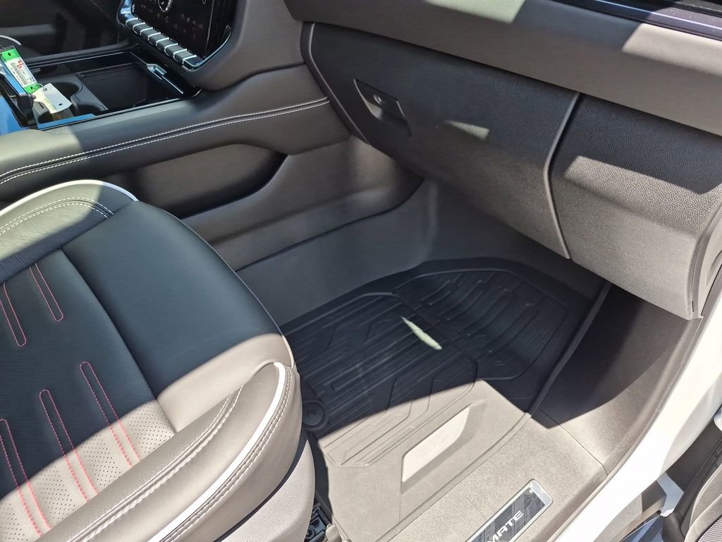 New 2026 GMC Yukon XL AT4 Ultimate AWD/4WD image 45