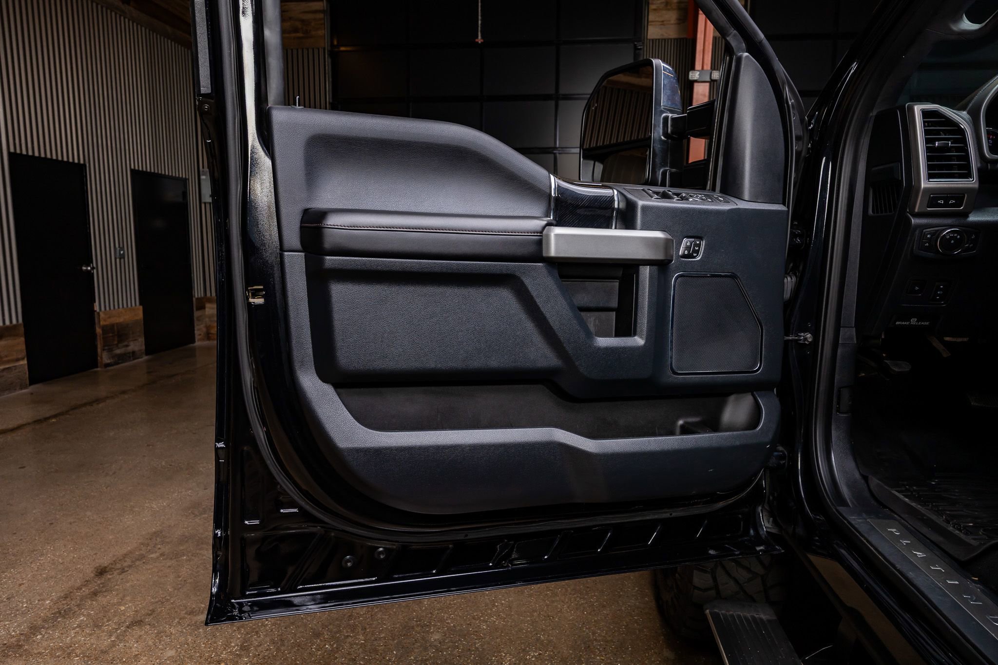 Used 2022 Ford F250 Platinum image 36