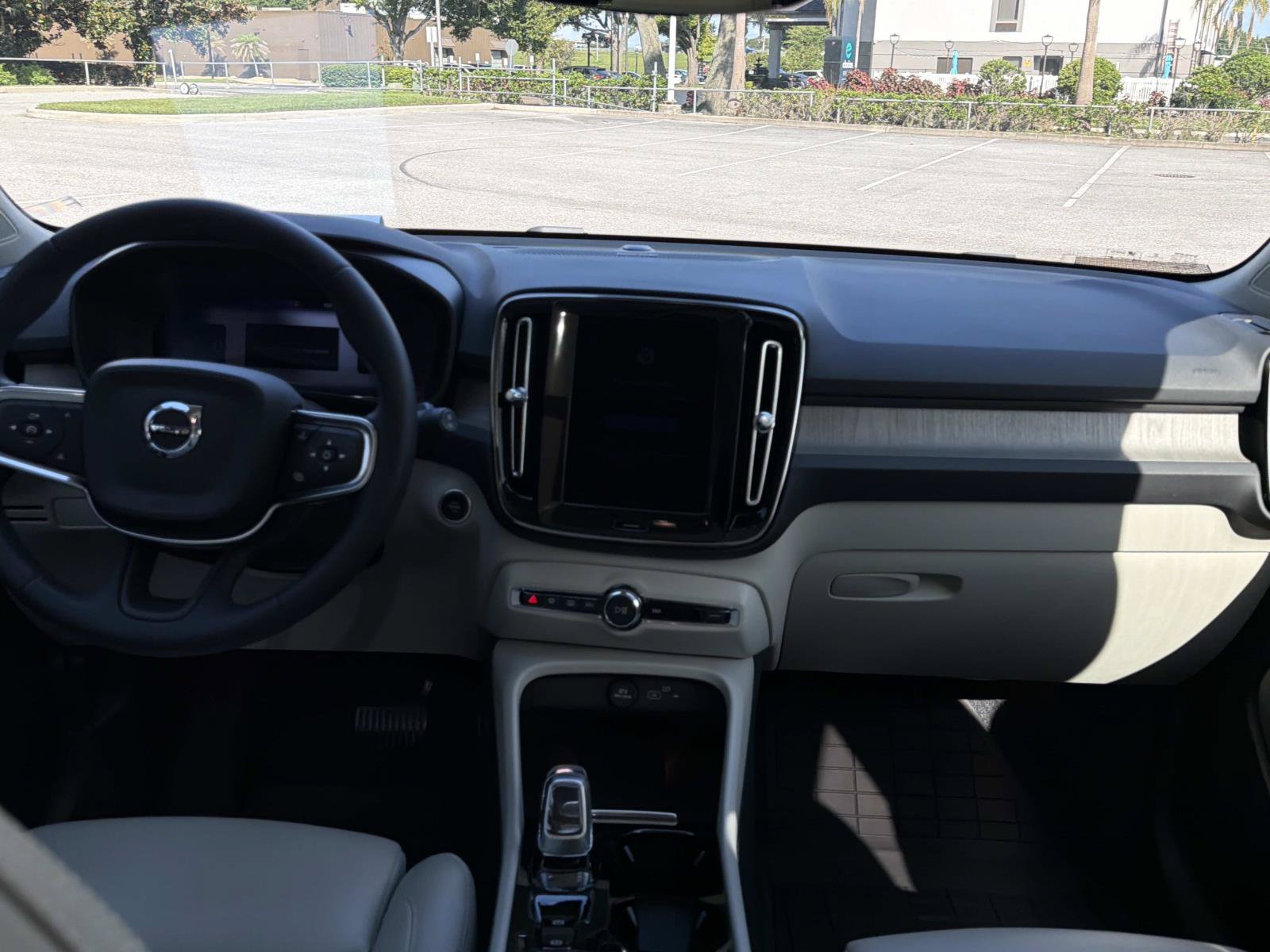 Used 2023 Volvo XC40 B5 Ultimate w/ Protection Package Premier AWD/4WD image 14