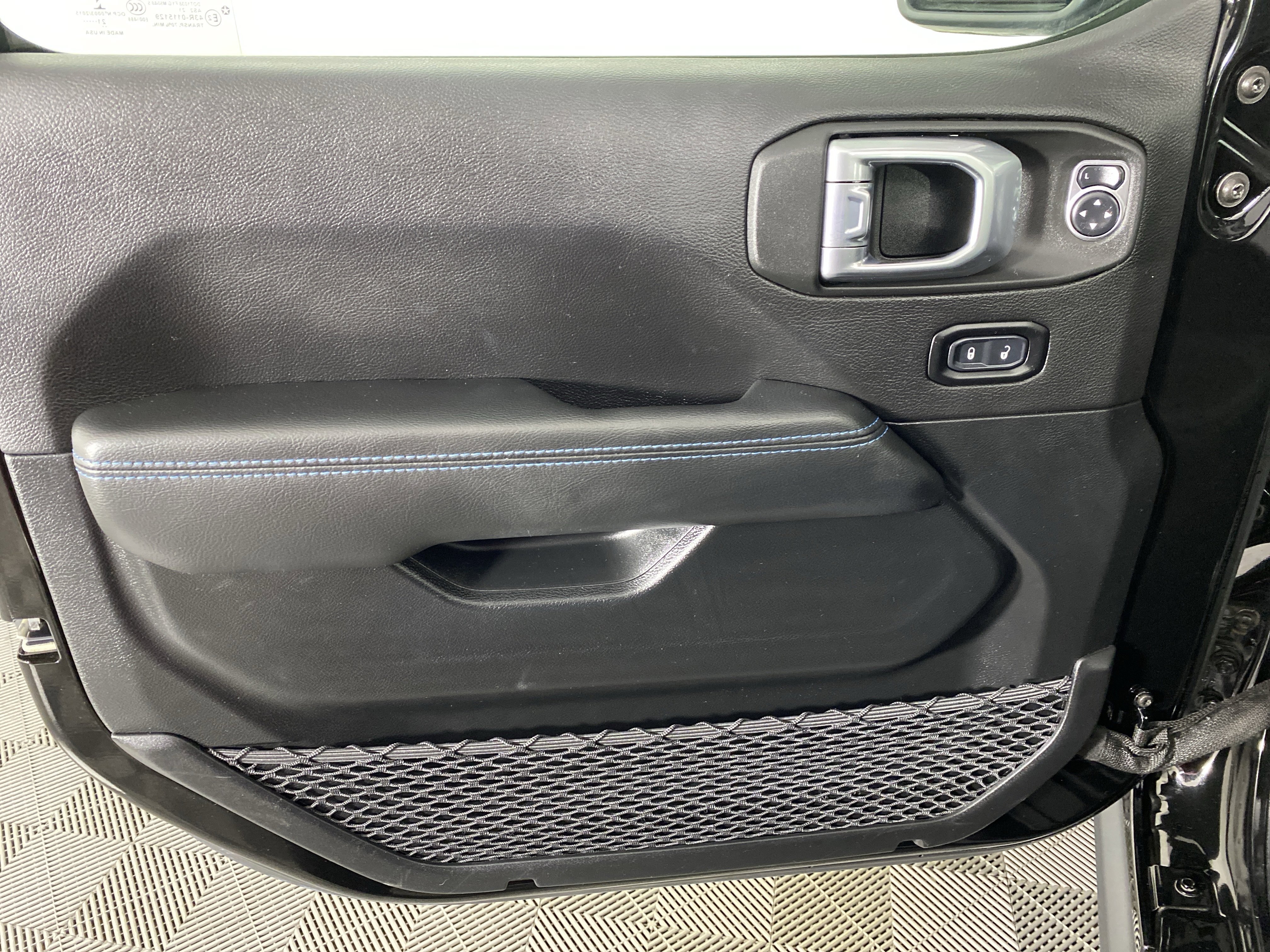 Used 2021 Jeep Wrangler Unlimited Rubicon 4xe w/ Steel Bumper Group image 16