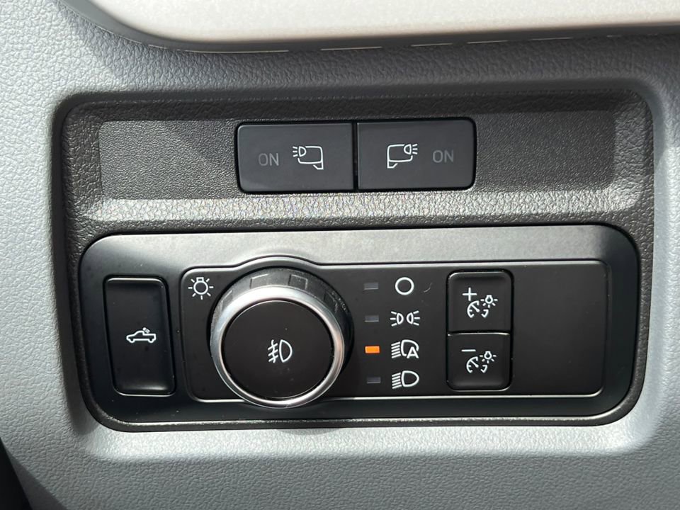 Used 2023 Ford F250 XLT w/ Snow Plow/Camper Package AWD/4WD image 19