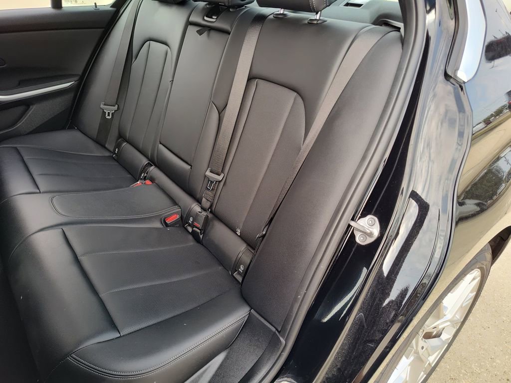 Used 2025 BMW 330i Sedan image 34