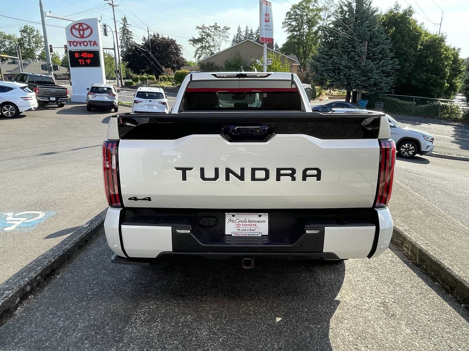 Used 2025 Toyota Tundra Platinum w/ TRD Off-Road Package AWD/4WD image 5