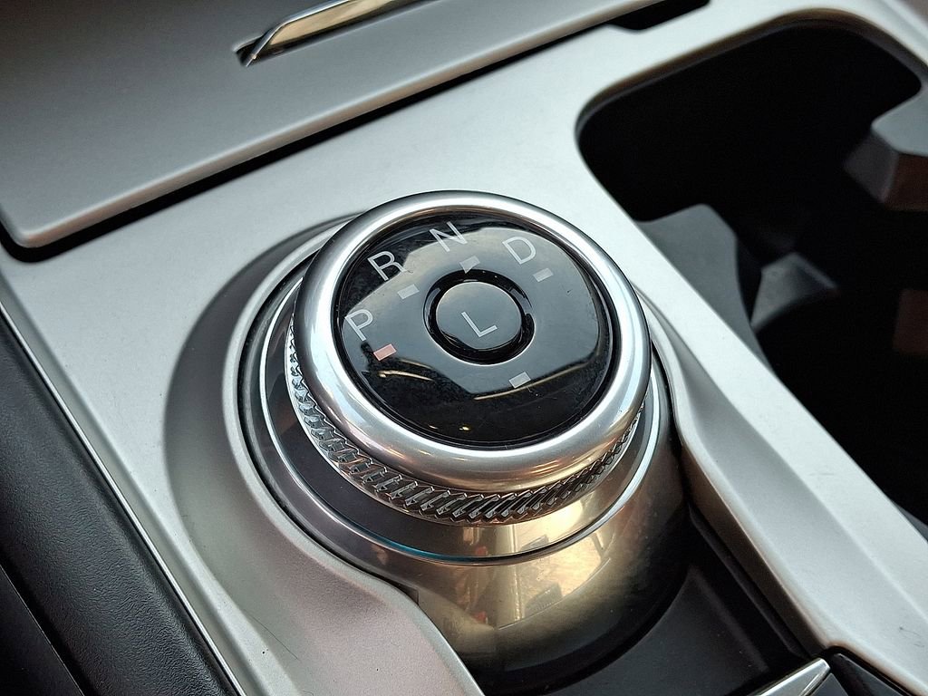 Used 2022 Ford Explorer XLT image 16