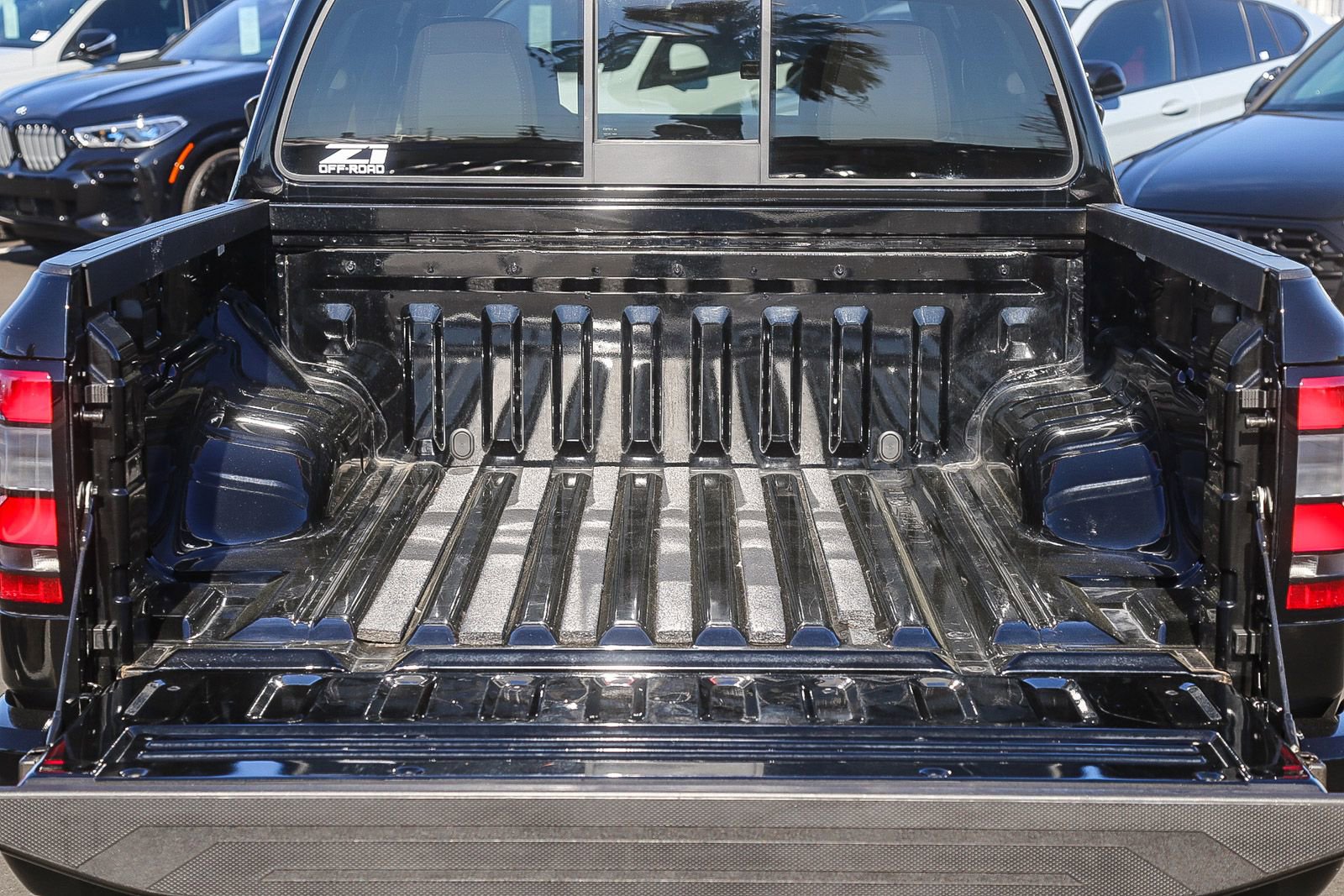 Used 2022 Nissan Frontier SV w/ Technology Package image 27