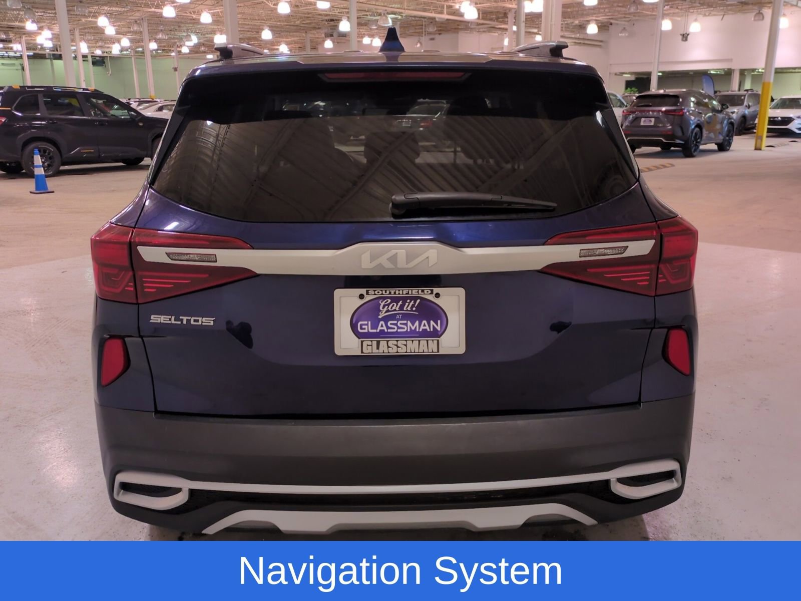 Used 2022 Kia Seltos EX image 4